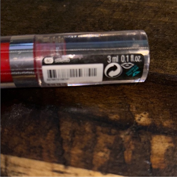 Sephora Glossed Lip Gloss - Vibrant
"Stiletto Red" NWT Christmas - Picture 3 of 4